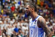 开云体育官网-难阻失利！多西13中5&amp;三分9中4 拿到14分5篮板4助攻